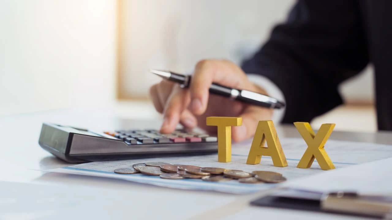 Calculating Income Tax in Pakistan